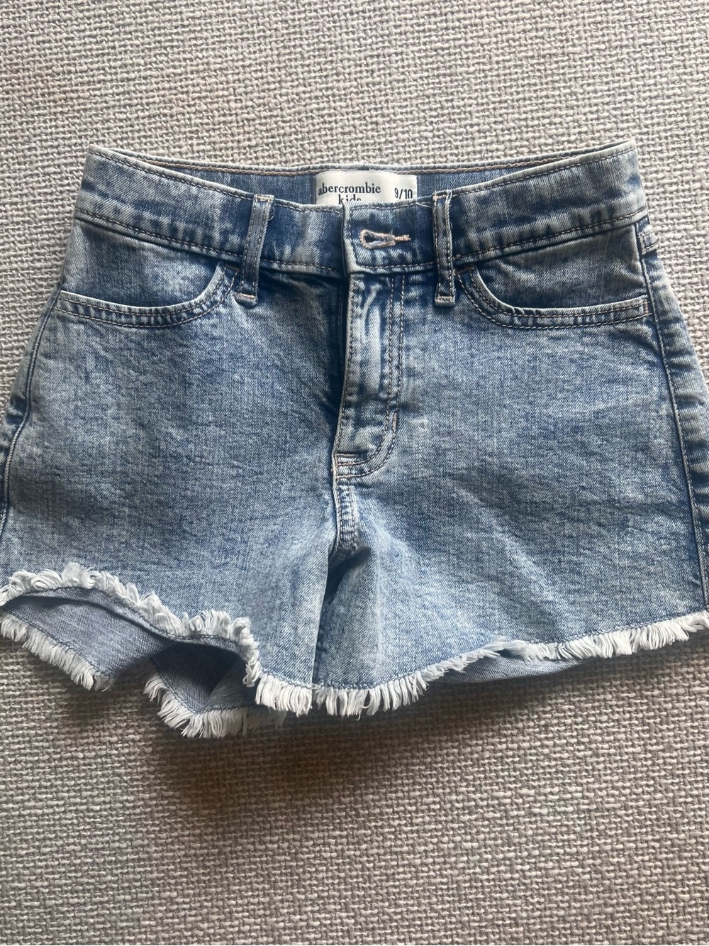 Abercrombie kids Light Blue Denim Frayed Hem Shorts Size 9/10